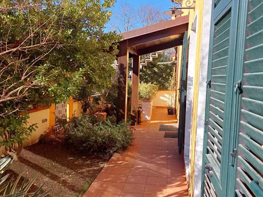 Immagine 50 di Terratetto in vendita  a Castelnuovo Magra