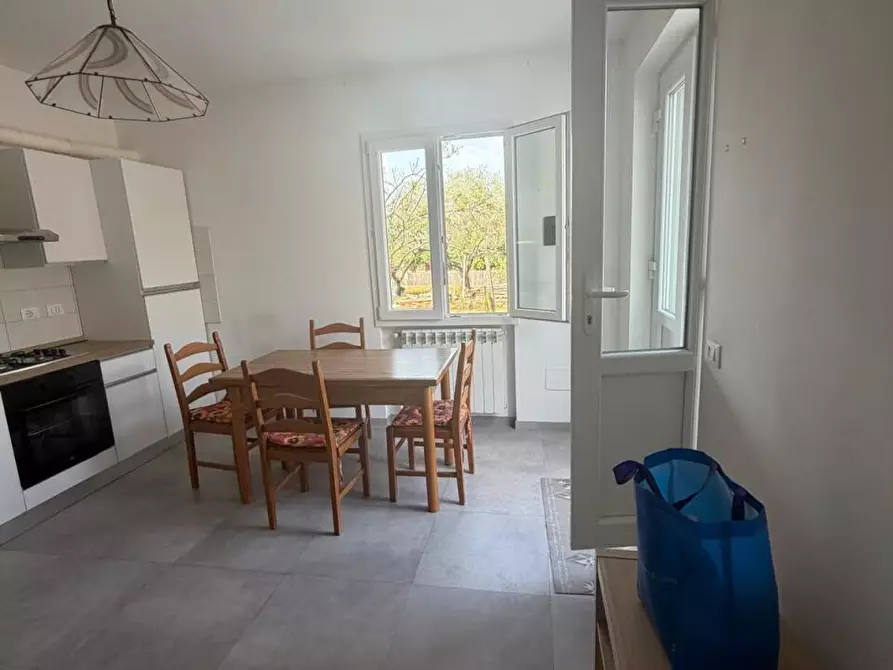 Immagine 2 di Casa semindipendente in vendita  a Sarzana