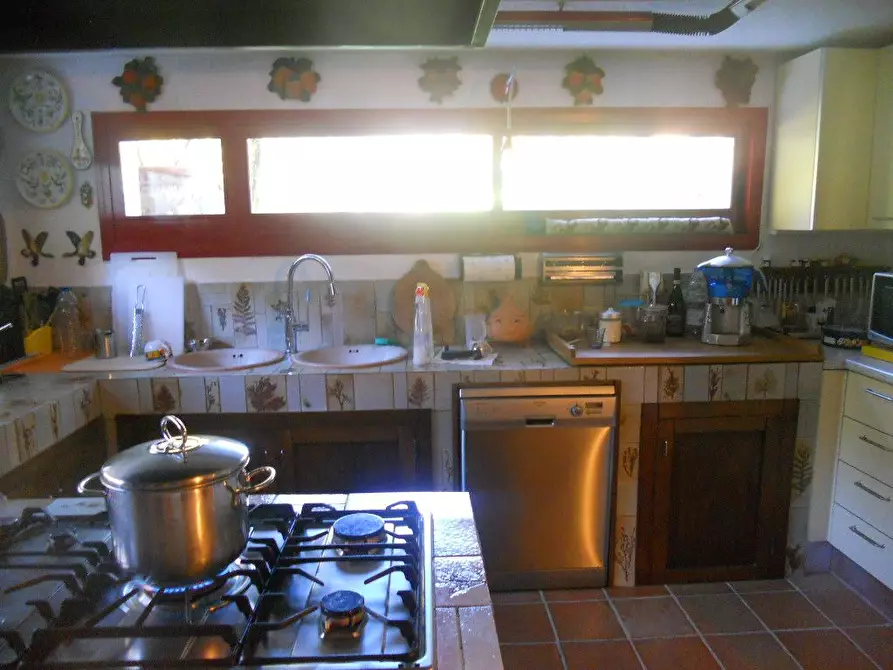 Immagine 21 di Villa in vendita  a Sarzana