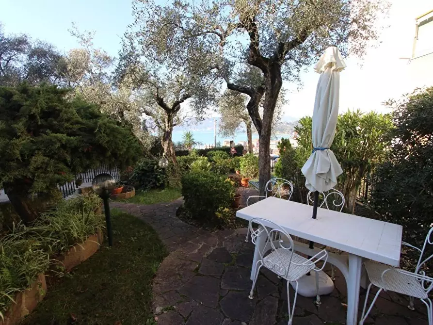 Immagine 6 di Appartamento in vendita  a Lerici