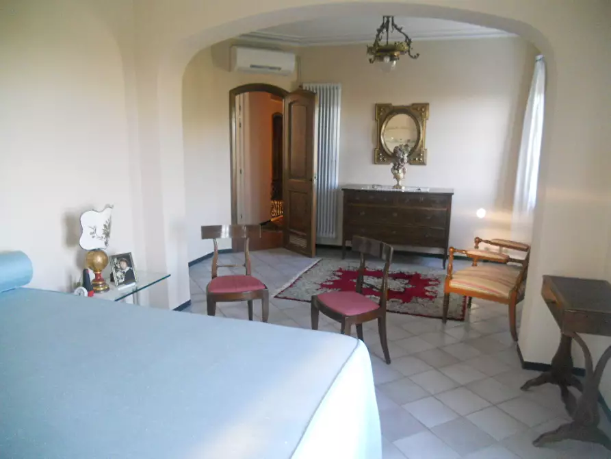 Immagine 35 di Villa in vendita  a Castelnuovo Magra