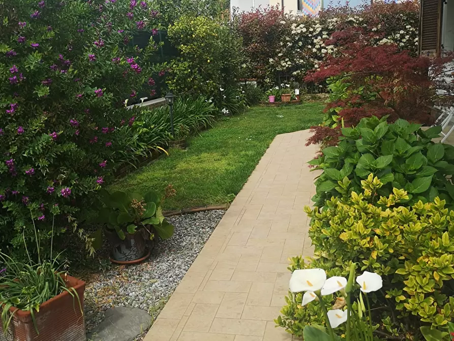 Immagine 29 di Villa in vendita  a Massa