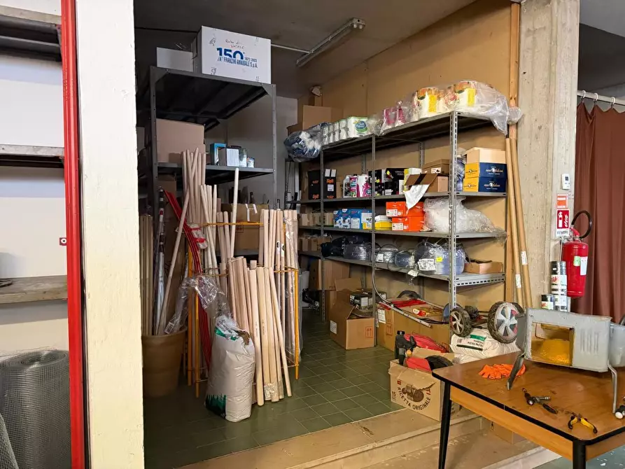 Immagine 13 di Capannone industriale in vendita  a Castelnuovo Magra