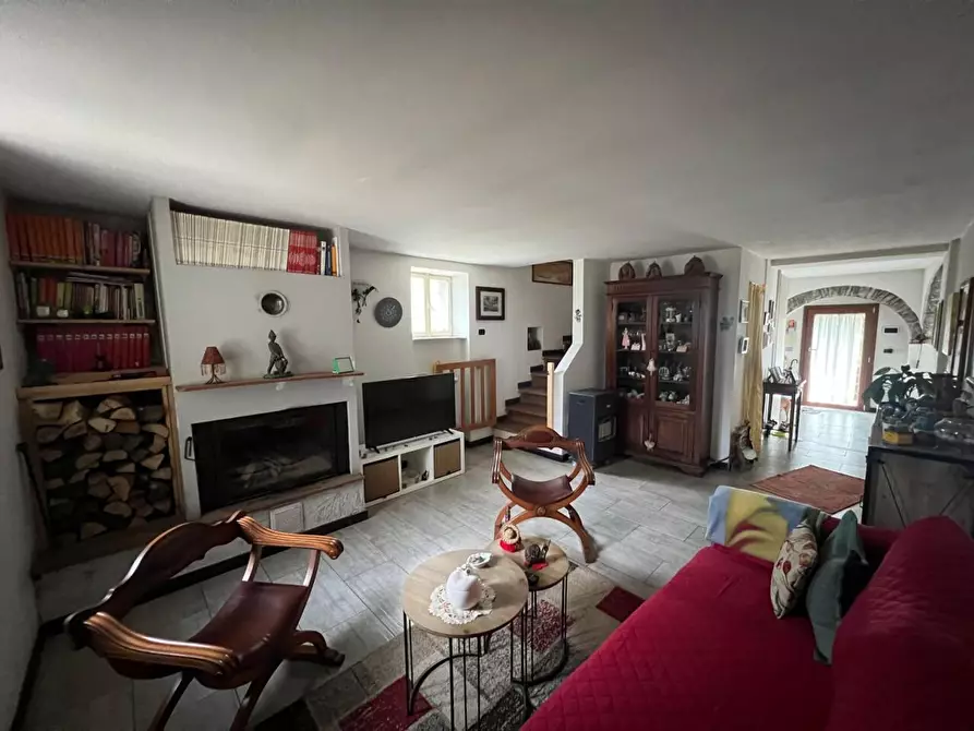 Immagine 22 di Casa indipendente in vendita  a Castelnuovo Magra