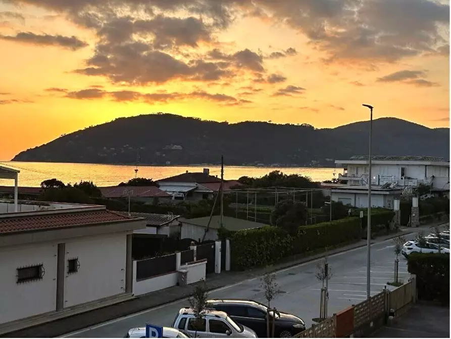 Immagine 21 di Appartamento in vendita  a Sarzana