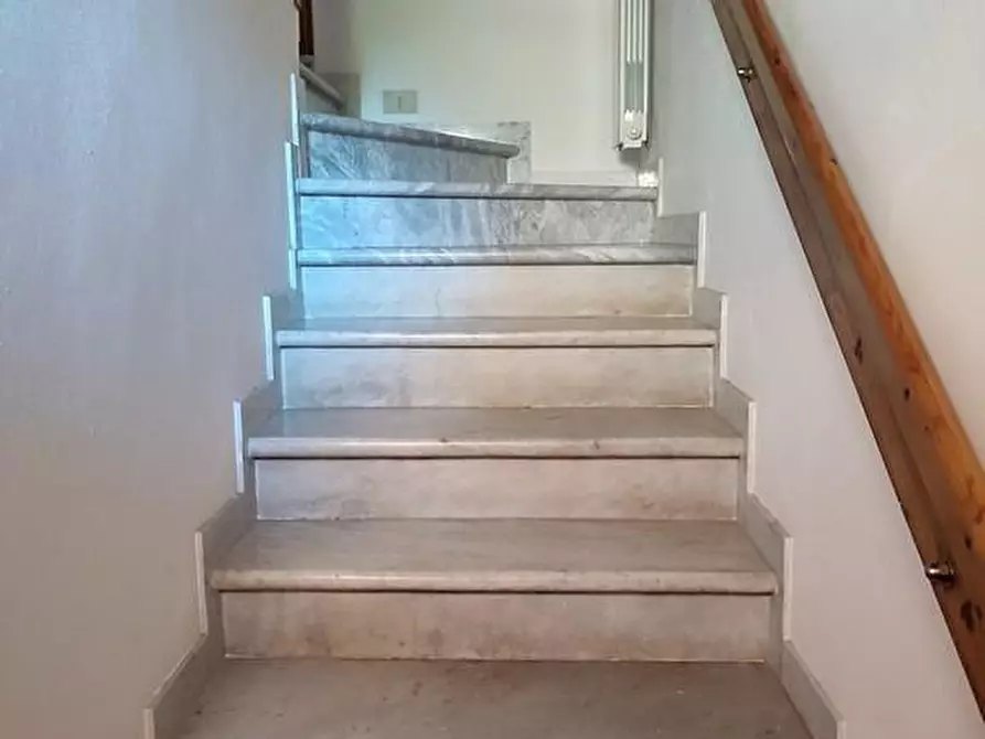 Immagine 35 di Terratetto in vendita  a Ortonovo