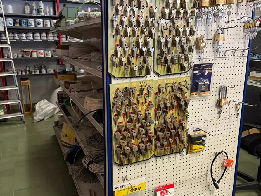 Immagine 9 di Capannone industriale in vendita  a Castelnuovo Magra