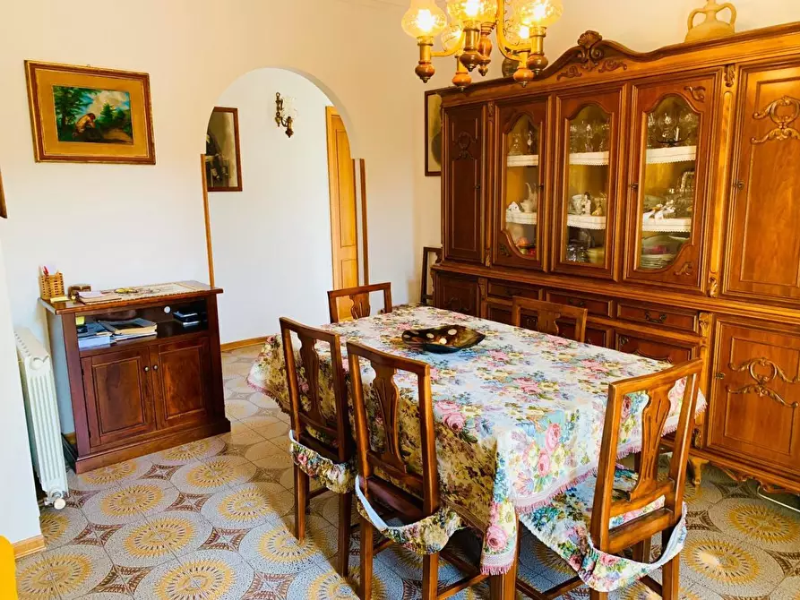 Immagine 9 di Villa in vendita  a Castelnuovo Magra