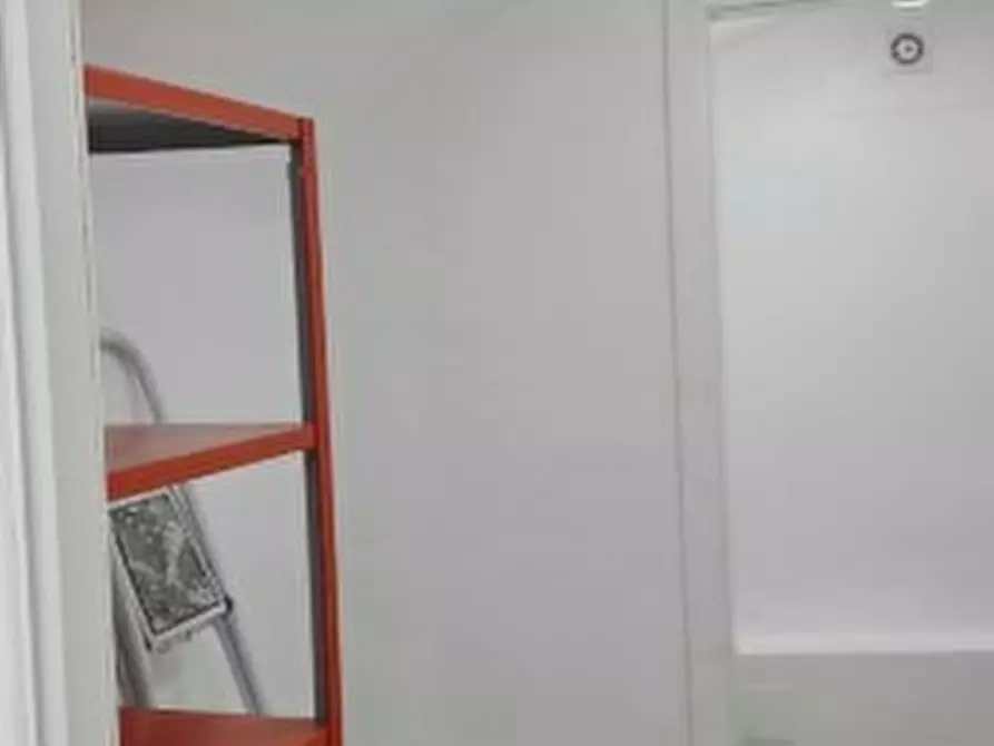 Immagine 3 di Attività commerciale in vendita  a Sarzana