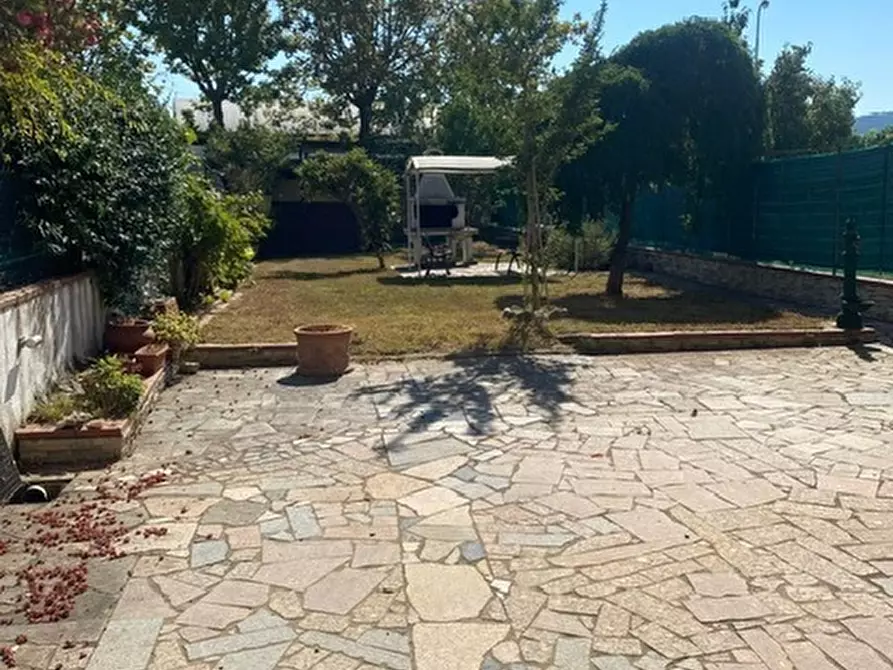 Immagine 23 di Terratetto in vendita  a Castelnuovo Magra