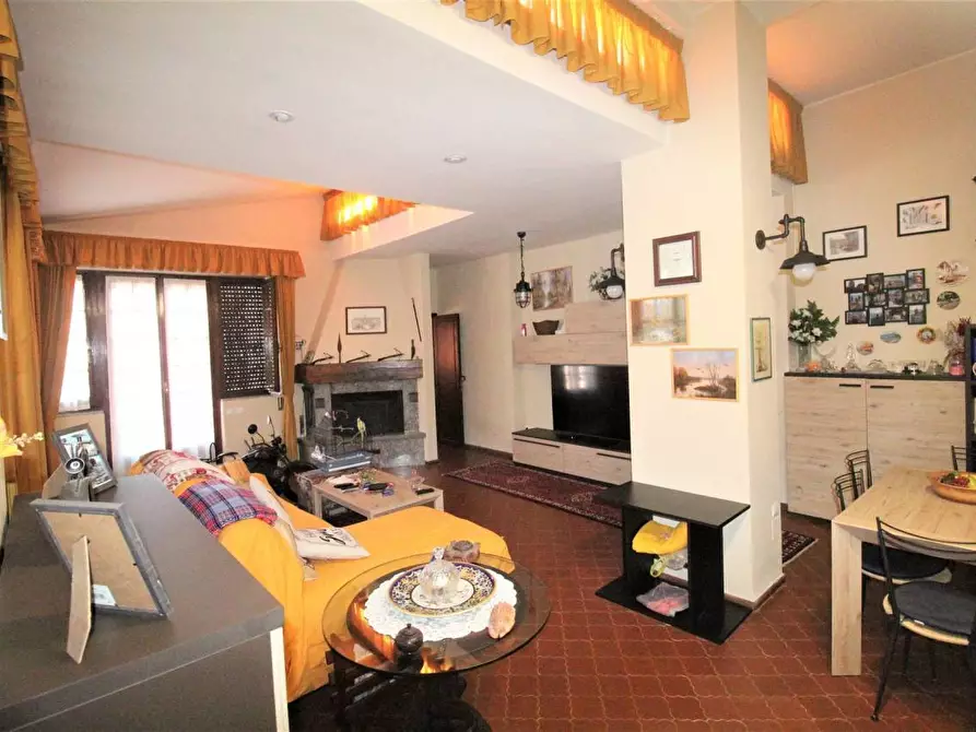 Immagine 15 di Villa in vendita  a Carrara