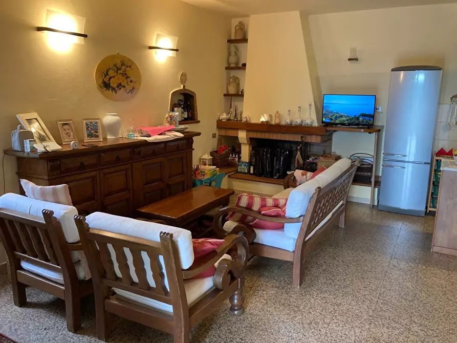 Immagine 3 di Casa indipendente in vendita  a Castelnuovo Magra