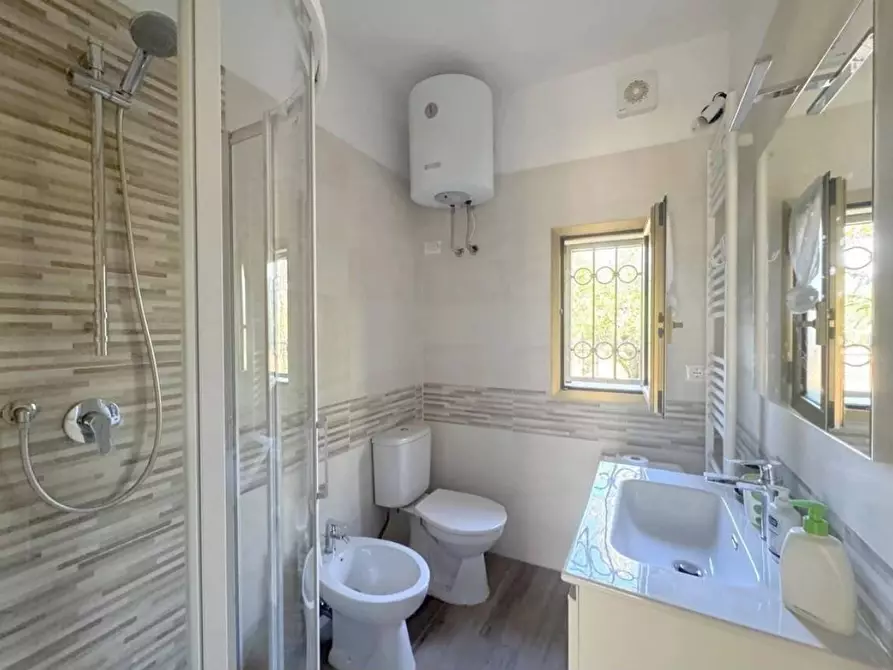 Immagine 25 di Villa in vendita  a Viareggio
