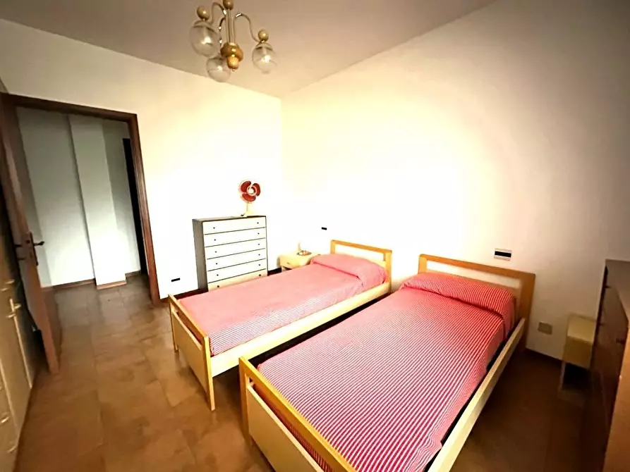 Immagine 9 di Appartamento in vendita  a Ortonovo