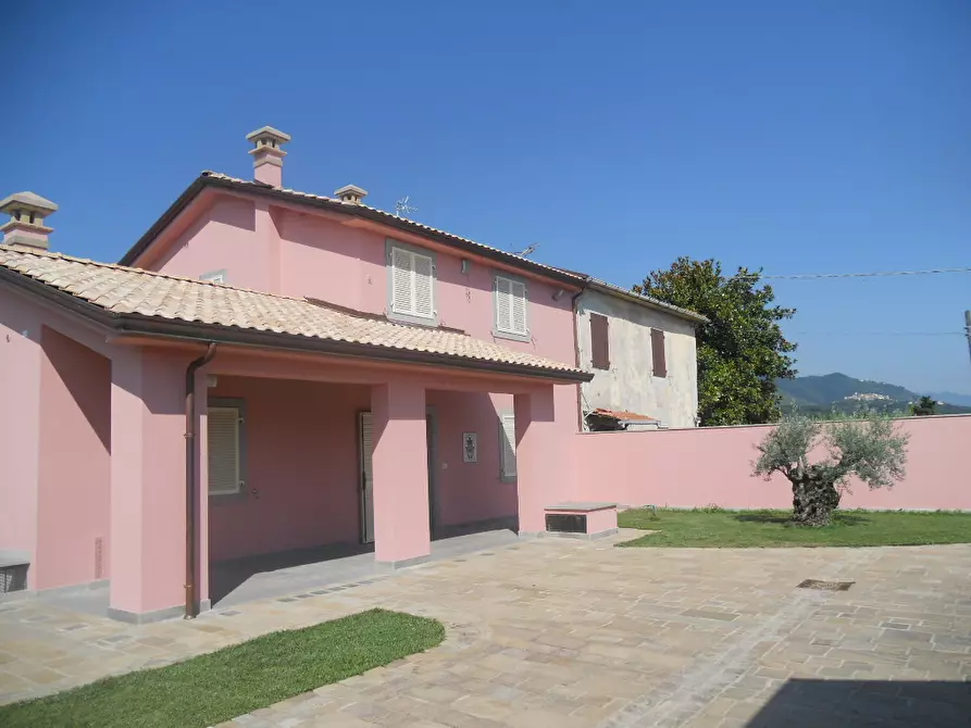 Immagine 80 di Terratetto in vendita  a Castelnuovo Magra