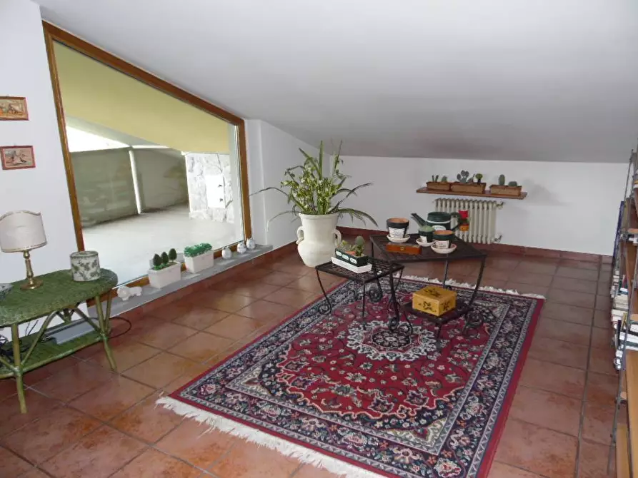 Immagine 10 di Villa in vendita  a Aulla