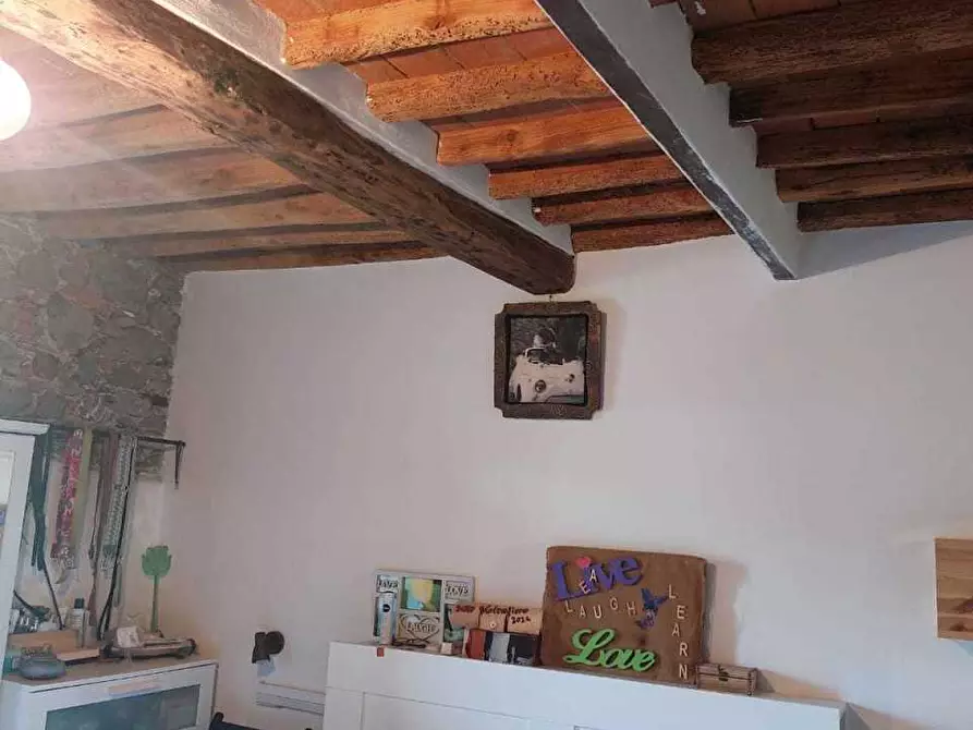 Immagine 11 di Casa semindipendente in vendita  a Ortonovo