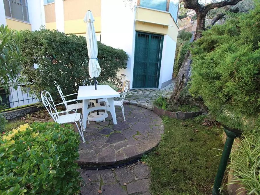 Immagine 10 di Appartamento in vendita  a Lerici