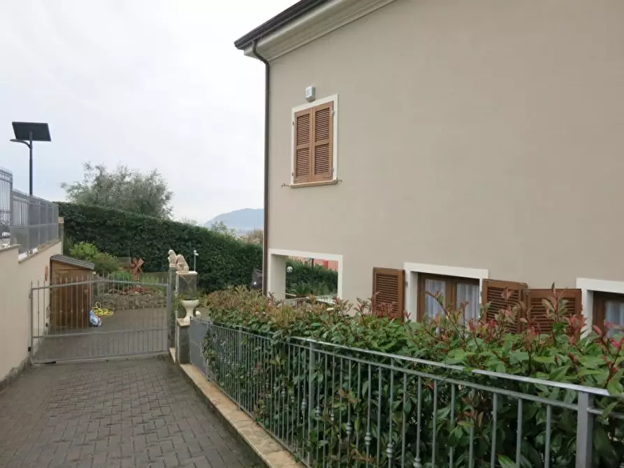 Immagine 8 di Terratetto in vendita  a Castelnuovo Magra