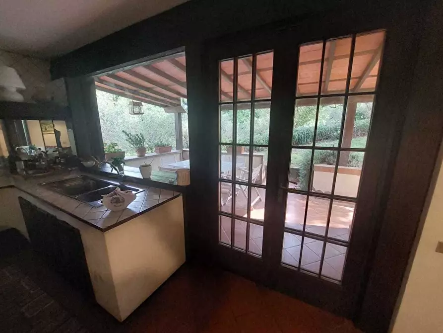 Immagine 10 di Casa indipendente in vendita  a Castelnuovo Magra