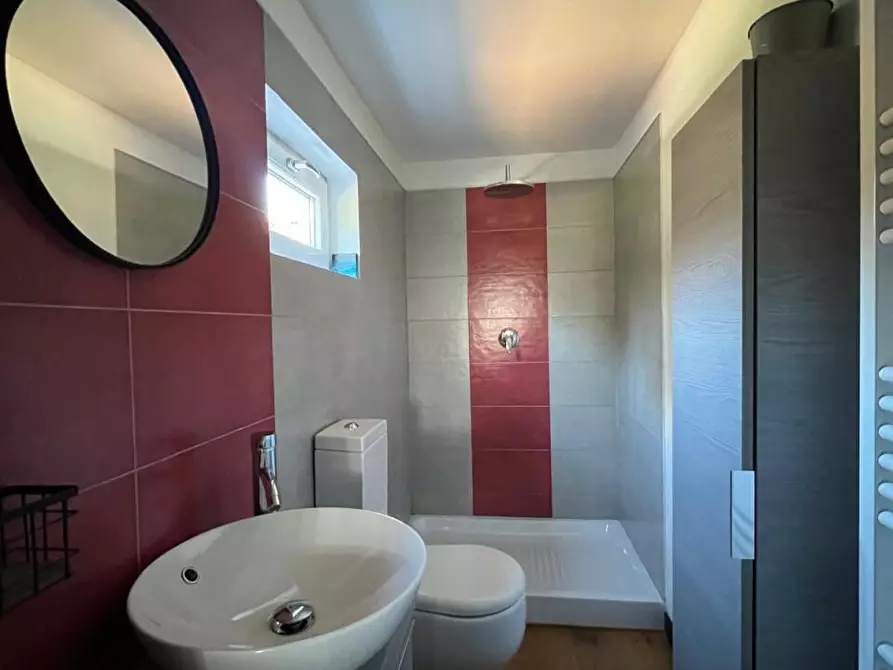 Immagine 8 di Casa indipendente in vendita  a Castelnuovo Magra