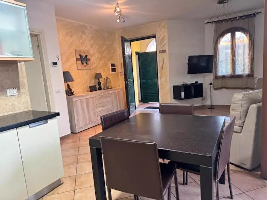 Immagine 10 di Appartamento in vendita  a Ortonovo