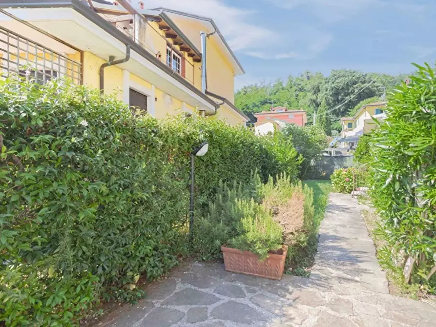 Immagine 6 di Appartamento in vendita  a Ameglia