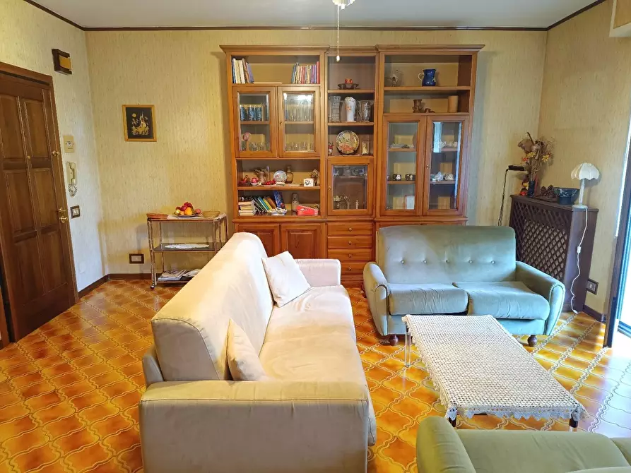 Immagine 9 di Appartamento in vendita  a Massa