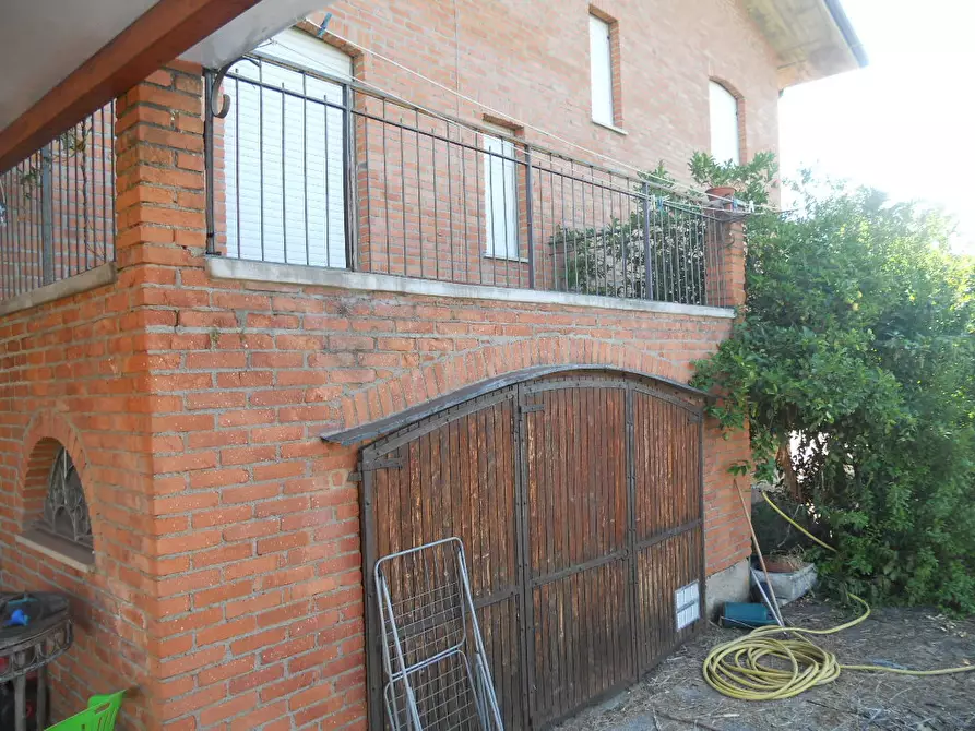 Immagine 13 di Casa indipendente in vendita  a Ortonovo