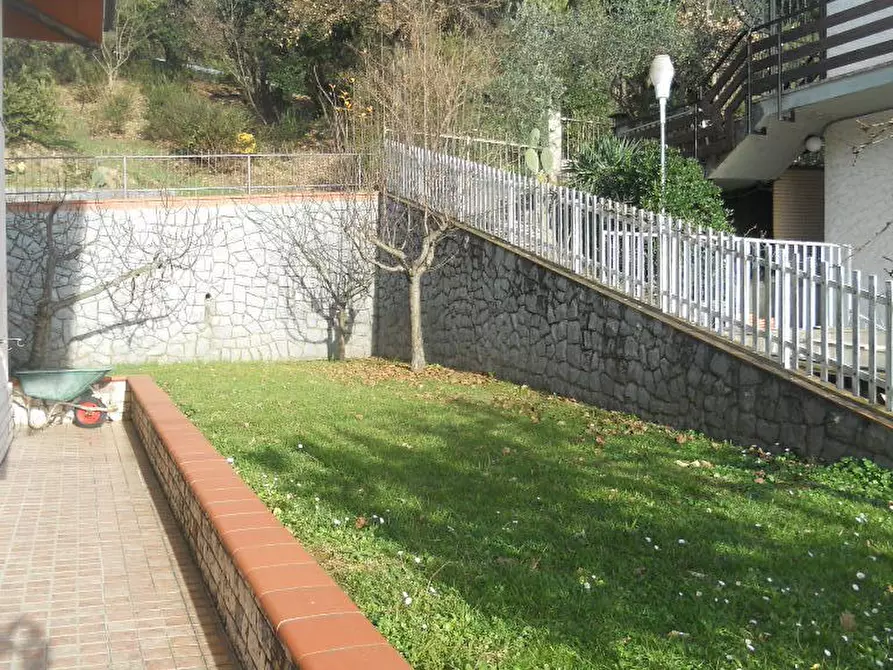 Immagine 31 di Villa in vendita  a Castelnuovo Magra