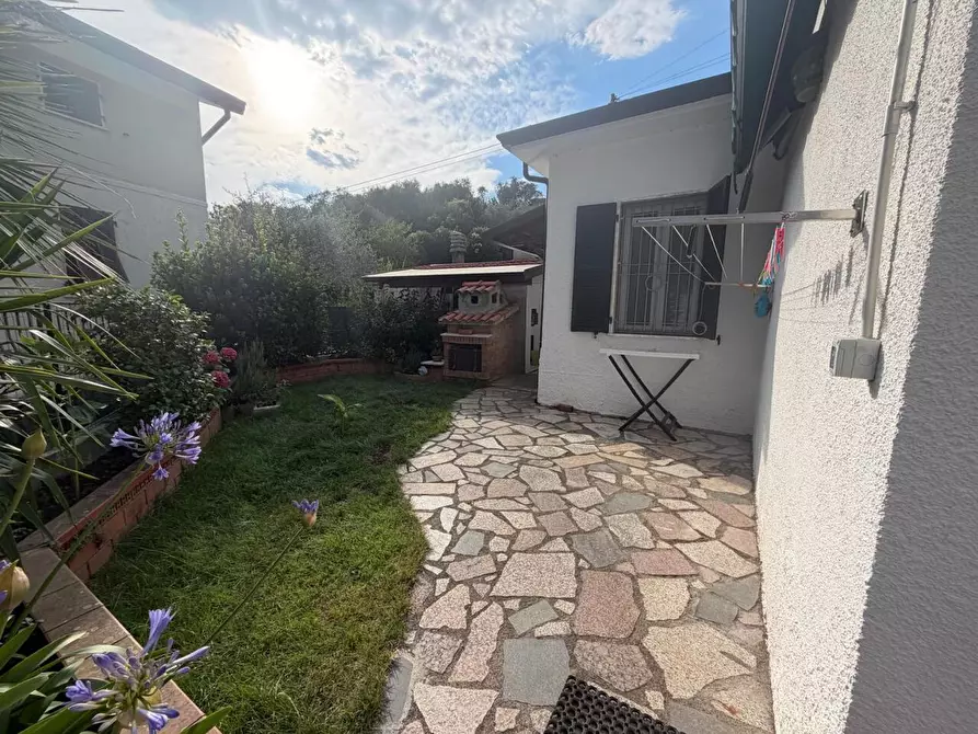 Immagine 21 di Terratetto in vendita  a Ortonovo