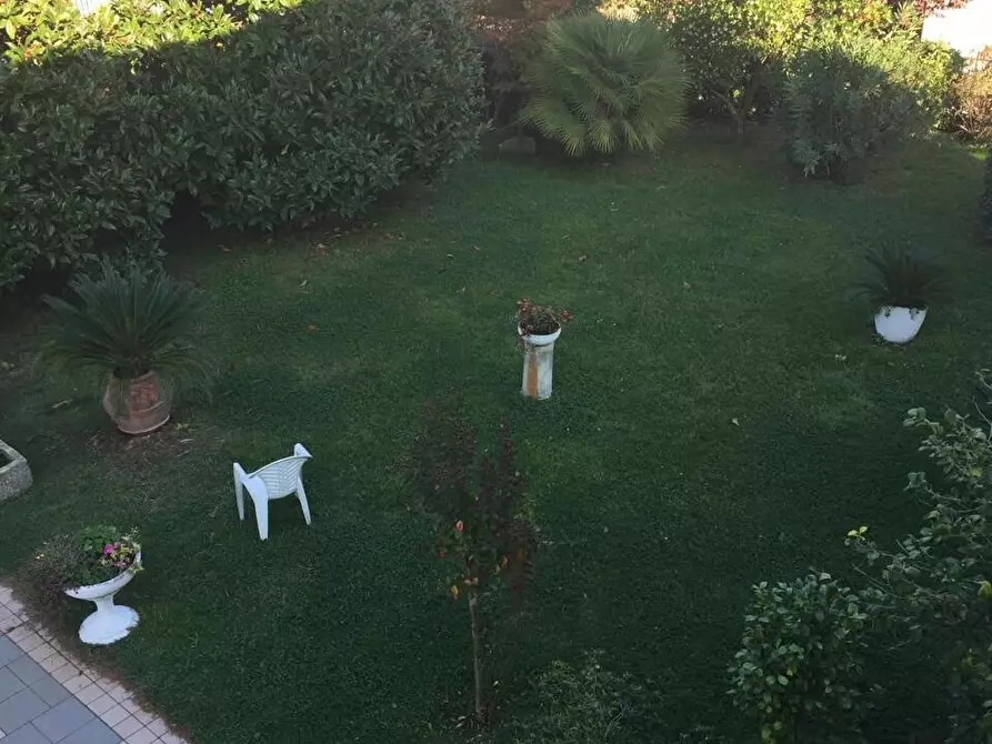 Immagine 18 di Villa in vendita  a Castelnuovo Magra