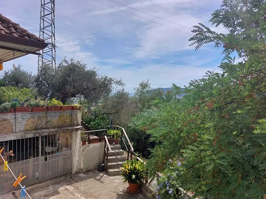 Immagine 5 di Casa semindipendente in vendita  a Ortonovo
