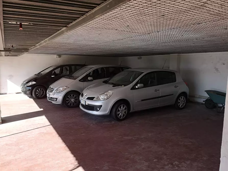 Immagine 9 di Villa in vendita  a Castelnuovo Magra