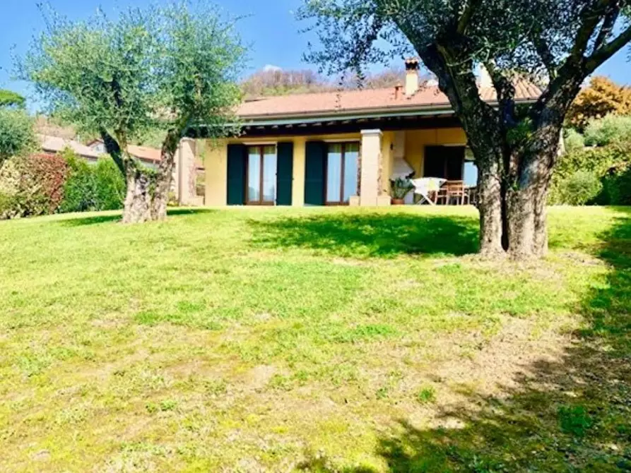 Immagine 20 di Villa in vendita  a Ortonovo