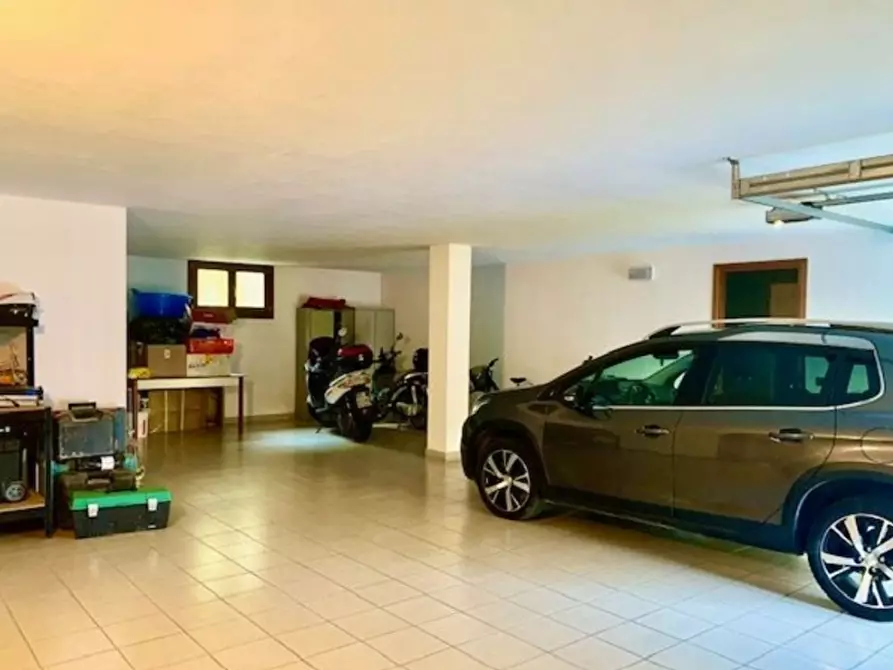 Immagine 19 di Villa in vendita  a Ortonovo