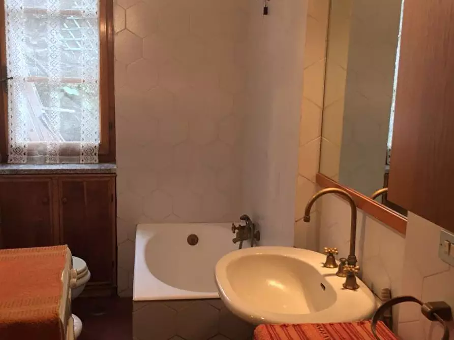 Immagine 7 di Villa in vendita  a Fosdinovo