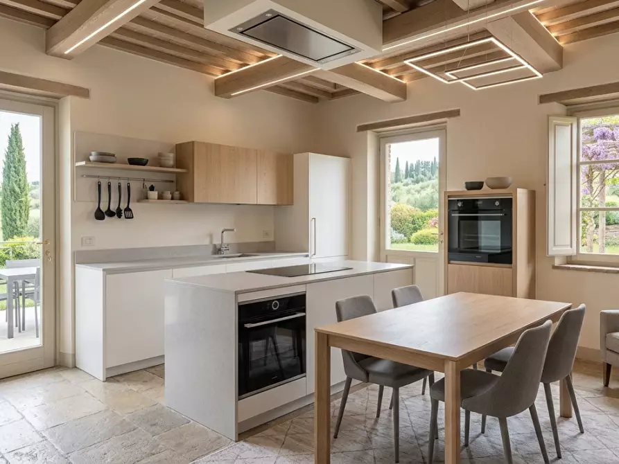 Immagine 1 di Casa indipendente in vendita  a Ortonovo
