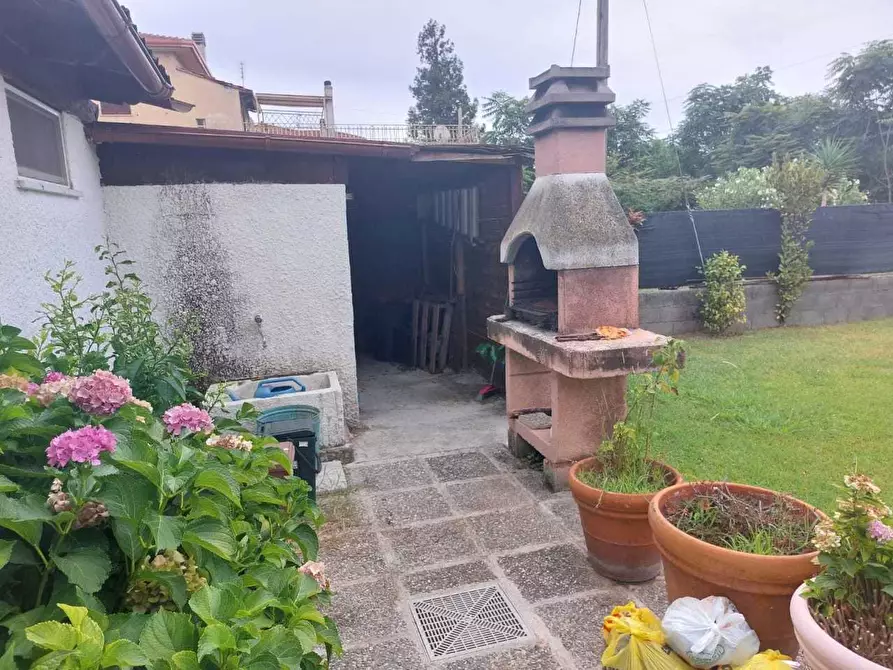 Immagine 10 di Casa semindipendente in vendita  a Ortonovo