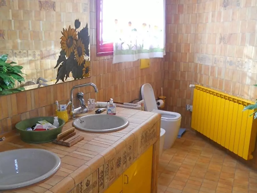 Immagine 6 di Villa in vendita  a Sarzana