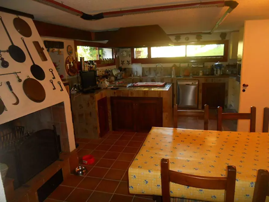 Immagine 13 di Villa in vendita  a Sarzana