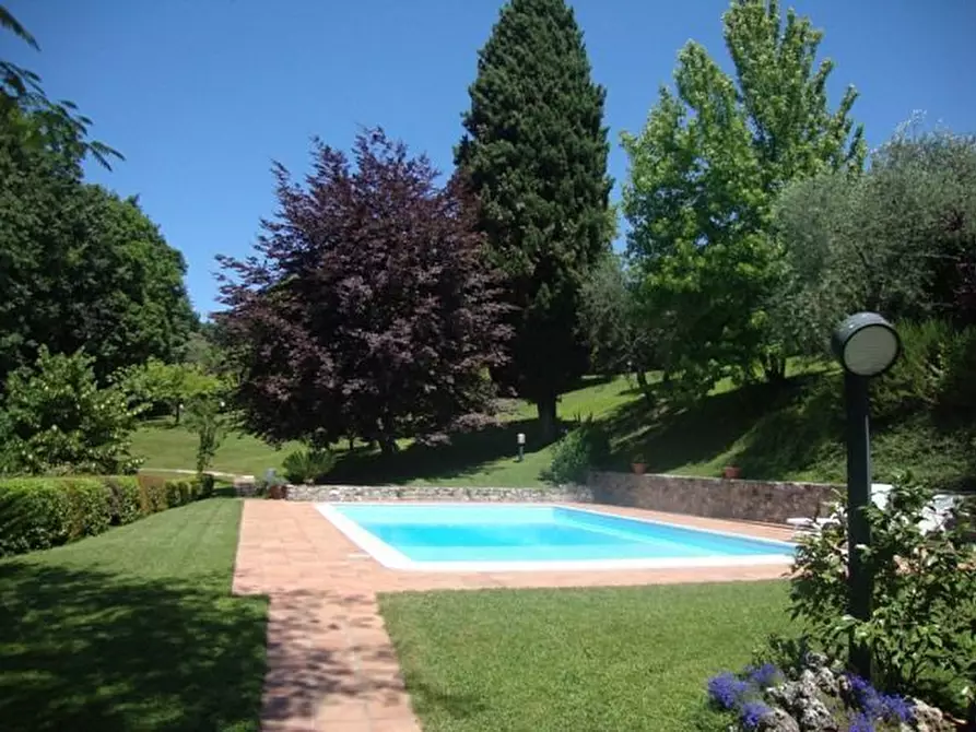 Immagine 1 di Villa in vendita  a Sarzana