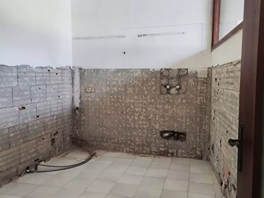 Immagine 9 di Appartamento in vendita  a Carrara