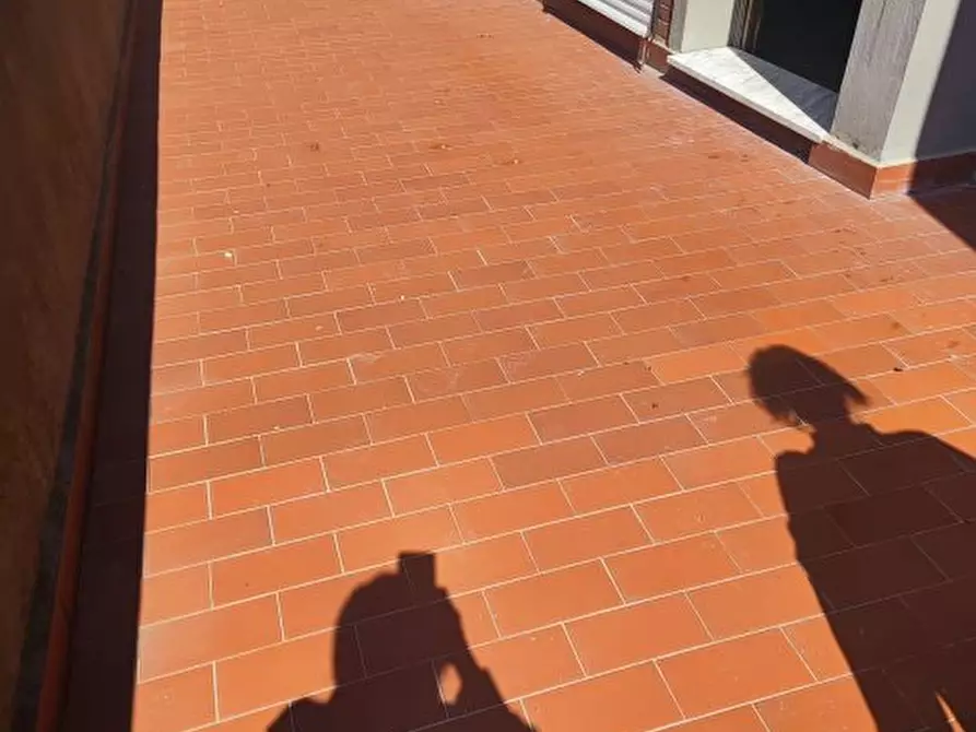 Immagine 2 di Appartamento in vendita  a Carrara