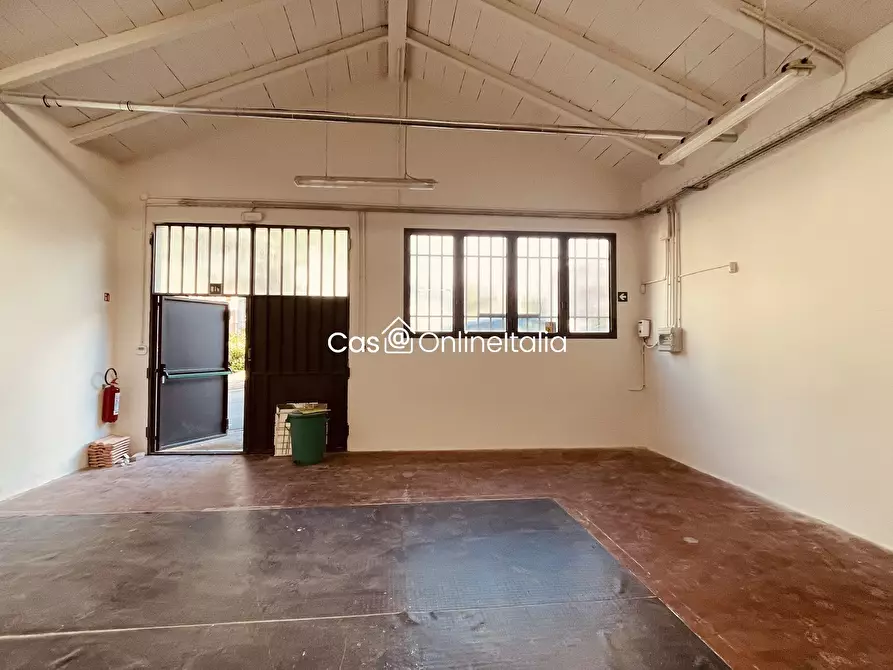 Immagine 3 di Capannone industriale in affitto  in Via Giuseppe di Vittorio 1 a Vaiano
