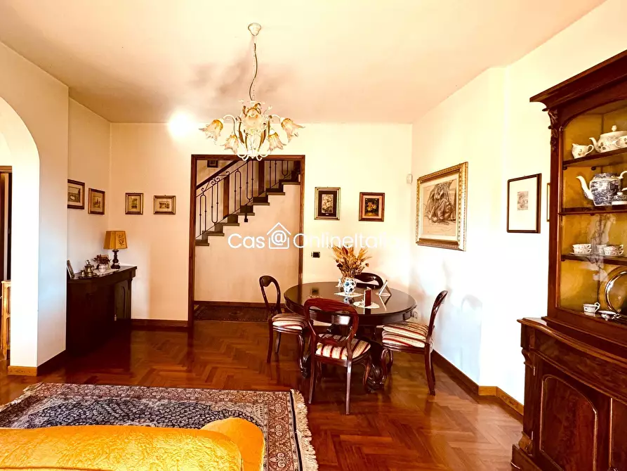 Immagine 1 di Villa in vendita  in Via Ferdinando Magellano 2 a Quarrata