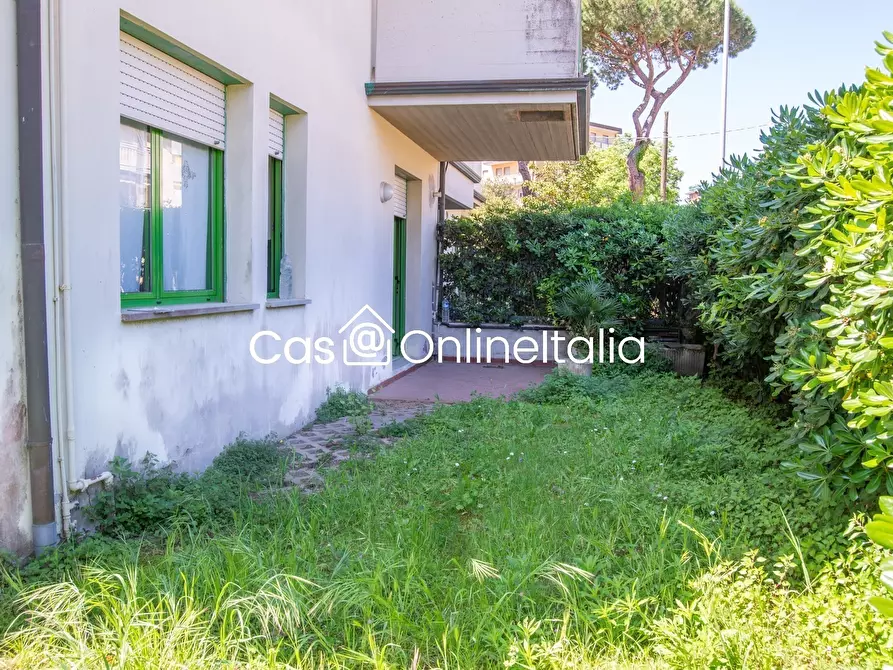 Immagine 12 di Appartamento in vendita  in Via Novara angolo via Alfieri viareggio a Viareggio