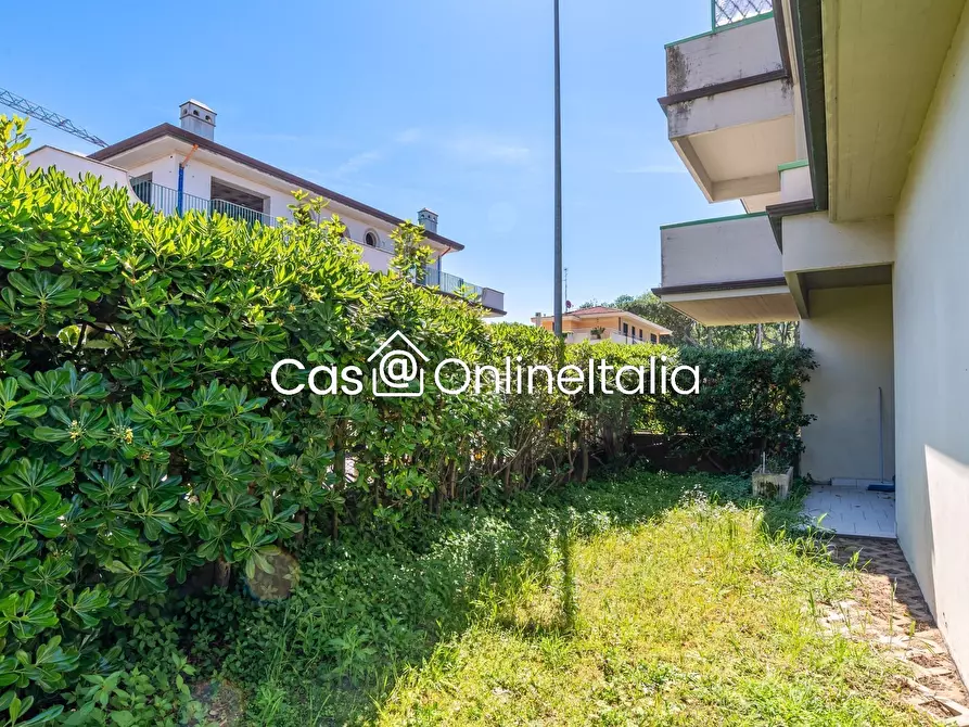 Immagine 13 di Appartamento in vendita  in Via Novara angolo via Alfieri viareggio a Viareggio