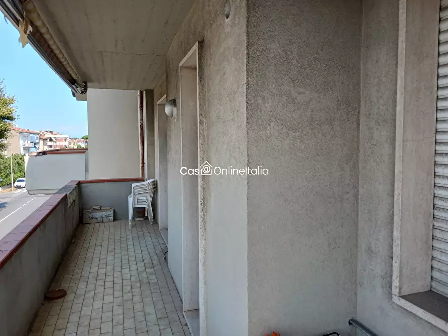 Immagine 1 di Appartamento in vendita  in Via Aurelia Nord 274 a Viareggio