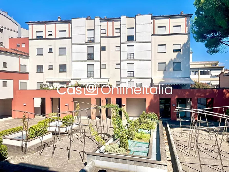 Immagine 19 di Appartamento in vendita  in Piazza Angiolo e Armando del Taglia 7 a Signa